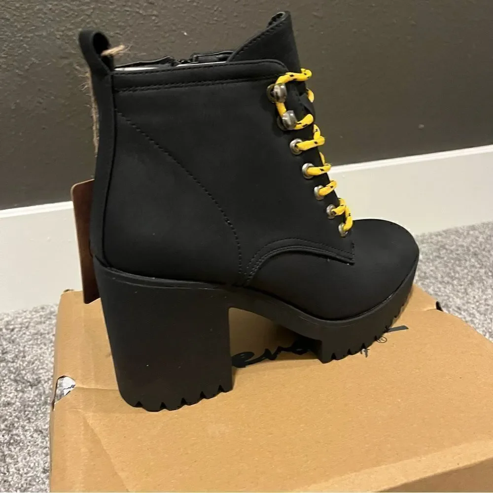 SEVEN7 Women's Flatiron Lug Sole Boots